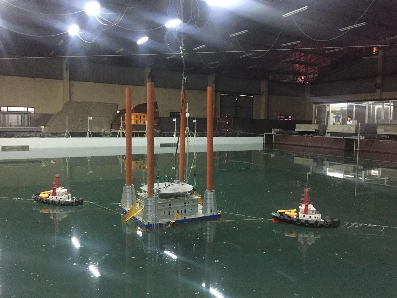 Hệ thống bể sóng triều kết hợp