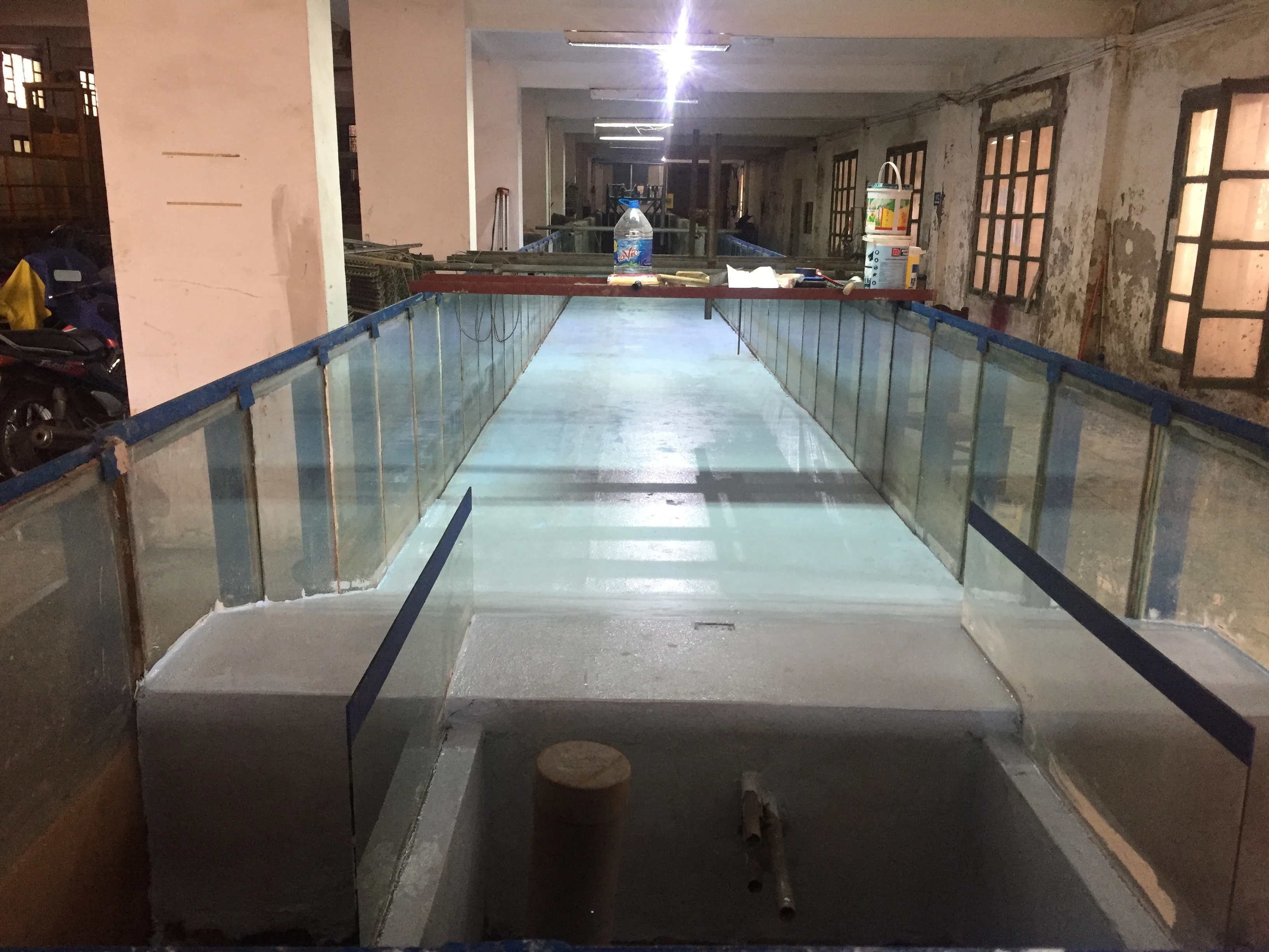 Hệ thống thí nghiệm máng sóng